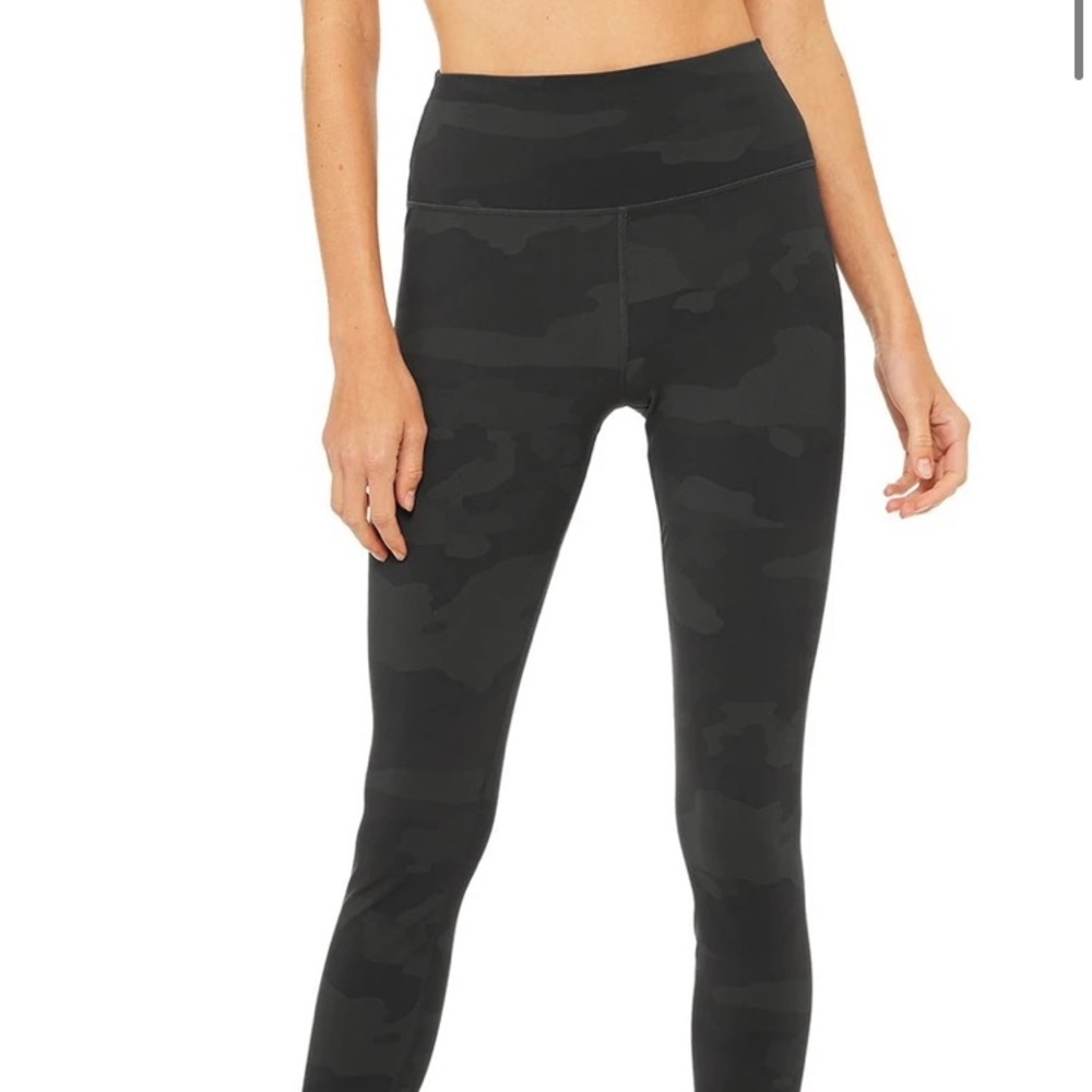 Alo Yoga High-Waist Black Camo Vapor Legging